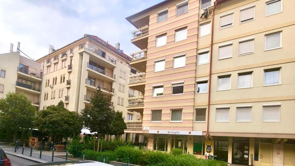 Lotus Apartments Gozsdu Будапеща Екстериор снимка